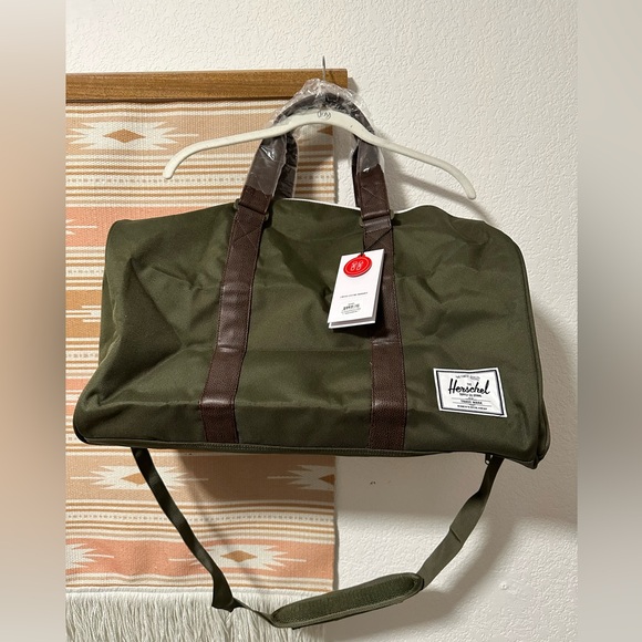 NWT Herschel Supply Novel Duffle Bag - Picture 4 of 7